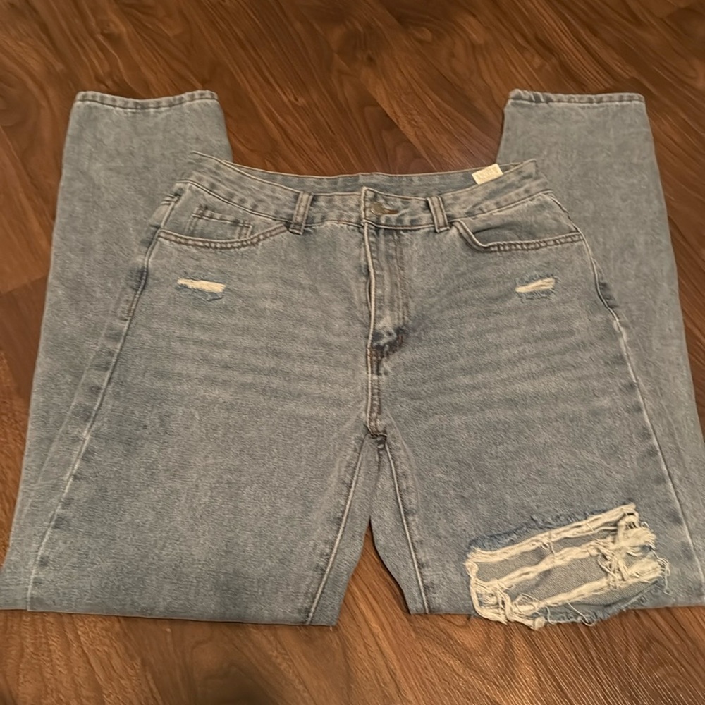 Women’s Distressed Blue Jeans